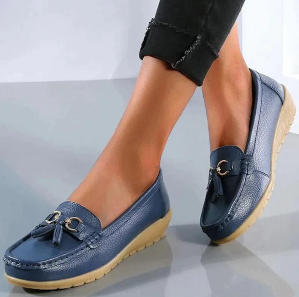 Willow - Women's Comfort Loafers Leather Style with Tassel Trim