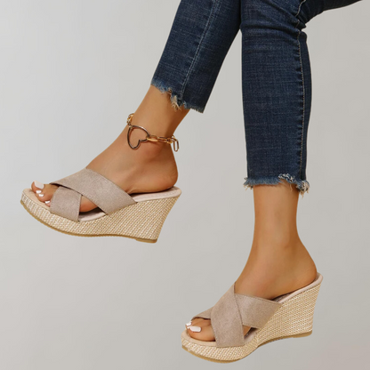 Women's Heeled Comfort Sandals - Brown