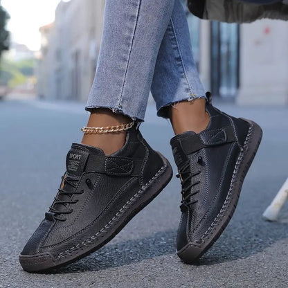 Women's Walking Sneakers - Black