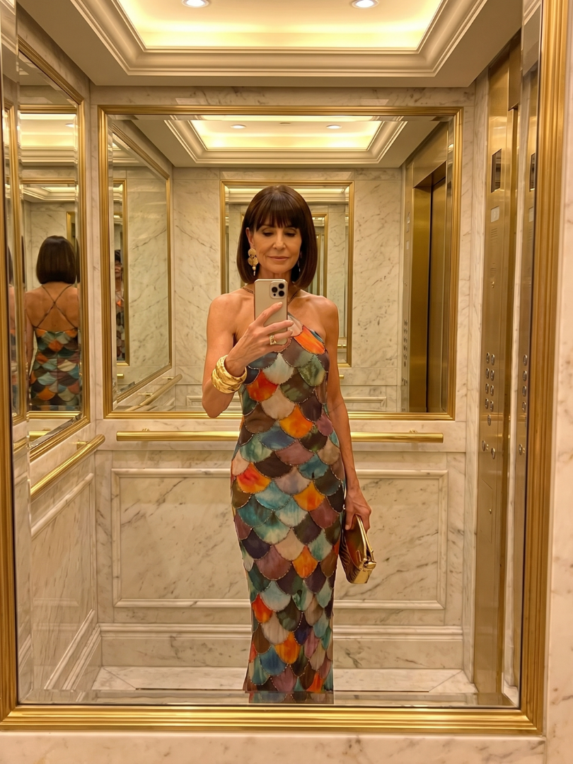 Women's Evening Maxi Dress with Fitted Cut and Eye-Catching Print